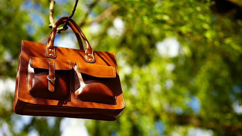 Chic and Timeless: Exploring the Latest Trends in Women's Leather Bags for 2025